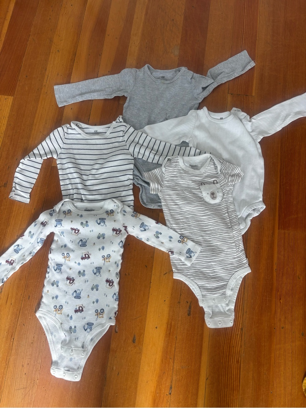 5 pack H&M Huggies bodysuit onesies 12m - 18m